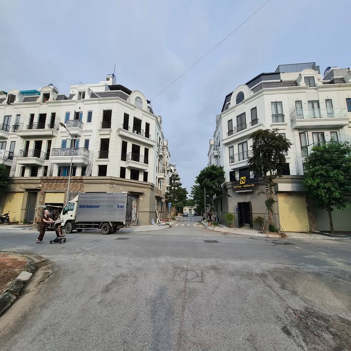 Shophouse Trâu Quỳ 77m² 5 Tầng - Mặt Tiền Kinh Doanh Đắc Địa 20 Tỷ