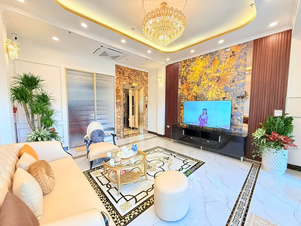 Nhà Đẹp KĐT Đền Lừ 2, Hoàng Mai - 72m² 5 Tầng, Ô Tô Đỗ Cửa, Thang Máy, Full Nội Thất Cao Cấp