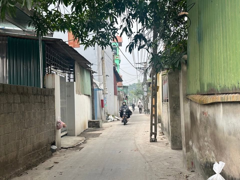 Đất nền Lạc Đạo, Văn Lâm, Hưng Yên 60m² - Giá 1.x Tỷ, Ô tô sát nhà