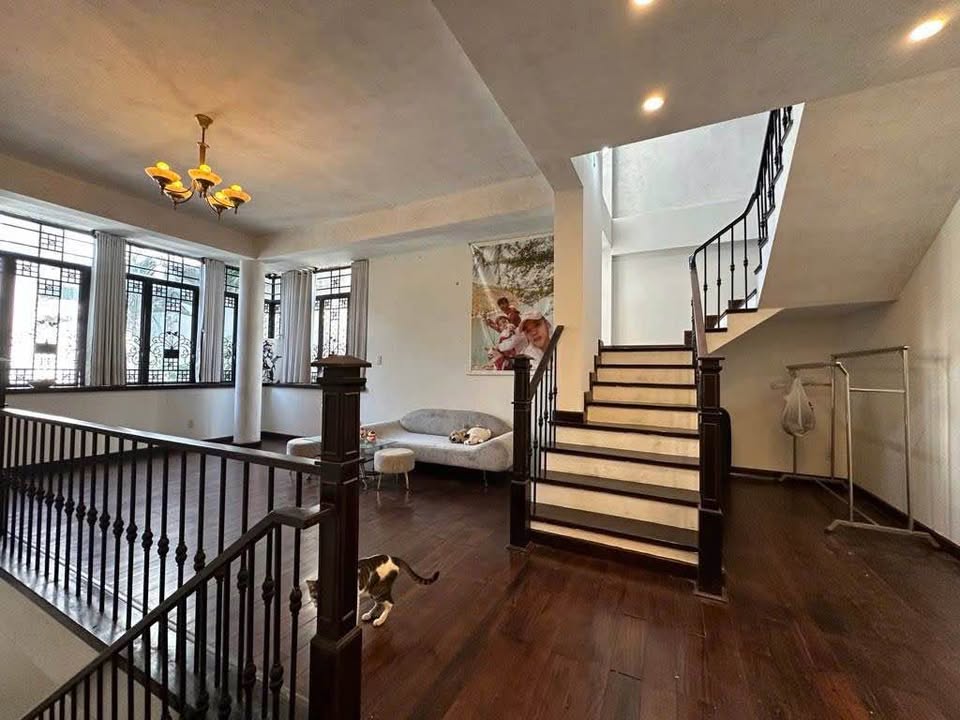 Biệt thự sân vườn 168m² khu Cao Lỗ, Q.8 - Sổ hồng, 7PN, ô tô vào nhà