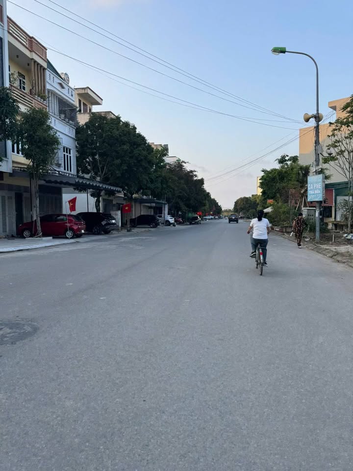 Nhà 3 Tầng Đẹp Nhất MB530 Lê Du Tông, 70m² - Sẵn Sàng Vào Ở Ngay!