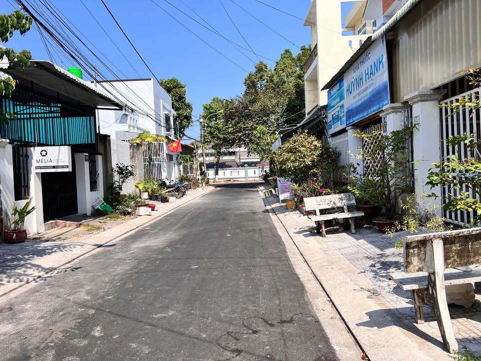 Nhà Mặt Tiền Vũ Trọng Phụng, Rạch Giá - 100m², 2.5 Tỷ, Sẵn Sàng Ở Ngay