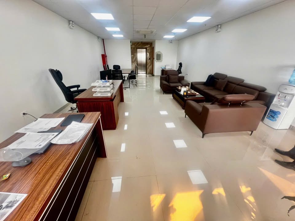 Tòa Văn Phòng 10 Tầng Cầu Giấy, 1000m² - Kinh Doanh Đắc Lợi