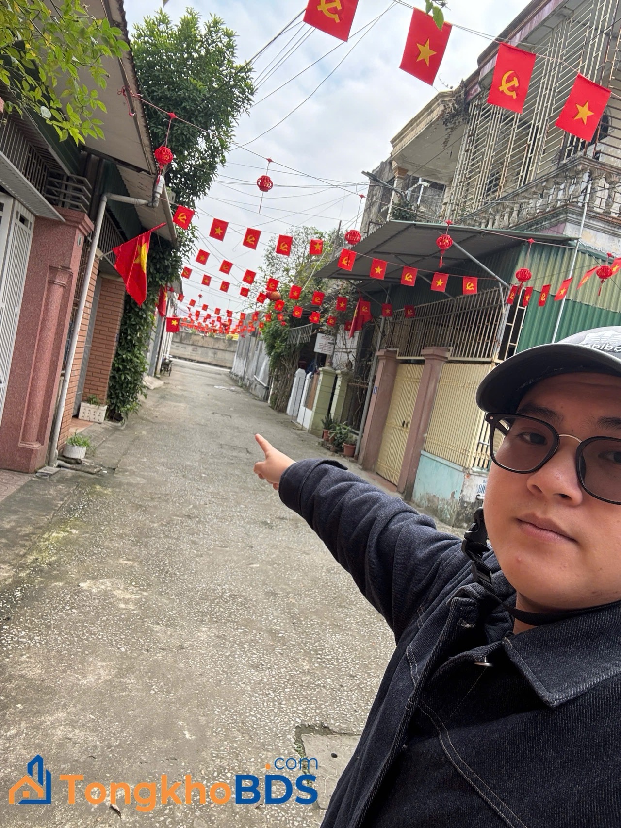 🔥 BÁN ĐẤT CHÂN CẦU VƯỢT CỬA CAM – TP VINH 🔥 • Lô góc 2 mặt thoáng cực đẹp • Diện tích: 74m² • Đường thông rộng rãi, đi lại thuận tiện • Khu dân cư đông đúc, phù hợp ở hoặc kinh doanh