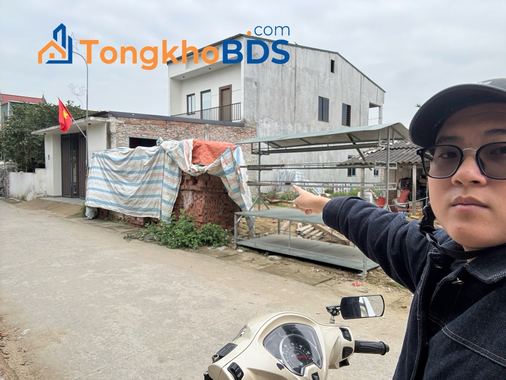 ❌❌Với tình hình đất tăng chóng mặt như này thì Lô  Hưng Đông - lối 2 Nguyễn Chí Thanh đi vào 10m này là hoa hậu luôn! 🔰🔰Đủ tiêu chí bìa đẹp - đường rộng thênh thang - đối diện trường học có thể kinh doanh! Giá thì chỉ 3,x tỷ!!! - Diện tích: 88.2m2 ( đất ở 77m2)  - Mặt tiền siêu đẹp 6m - Hướng Đông Bắc - Sát tường cấp 1 Hưng Đông , kinh doanh buôn bán tương lai nhộn nhịp- Đường thông 10m rộng thoáng Gần đường Nguyễn Trường Tộ