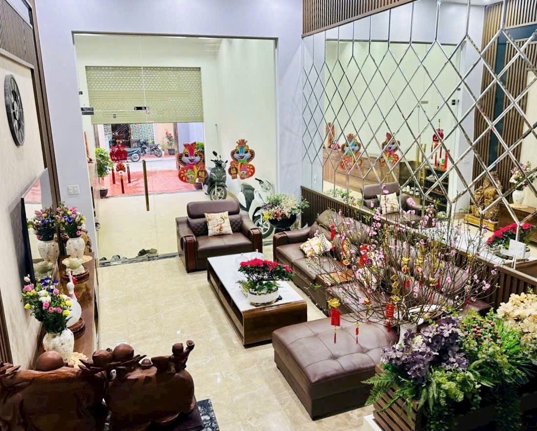 Nhà Đẹp Ô Tô Tránh, Vị Trí Đắc Địa Tại Trung Tâm