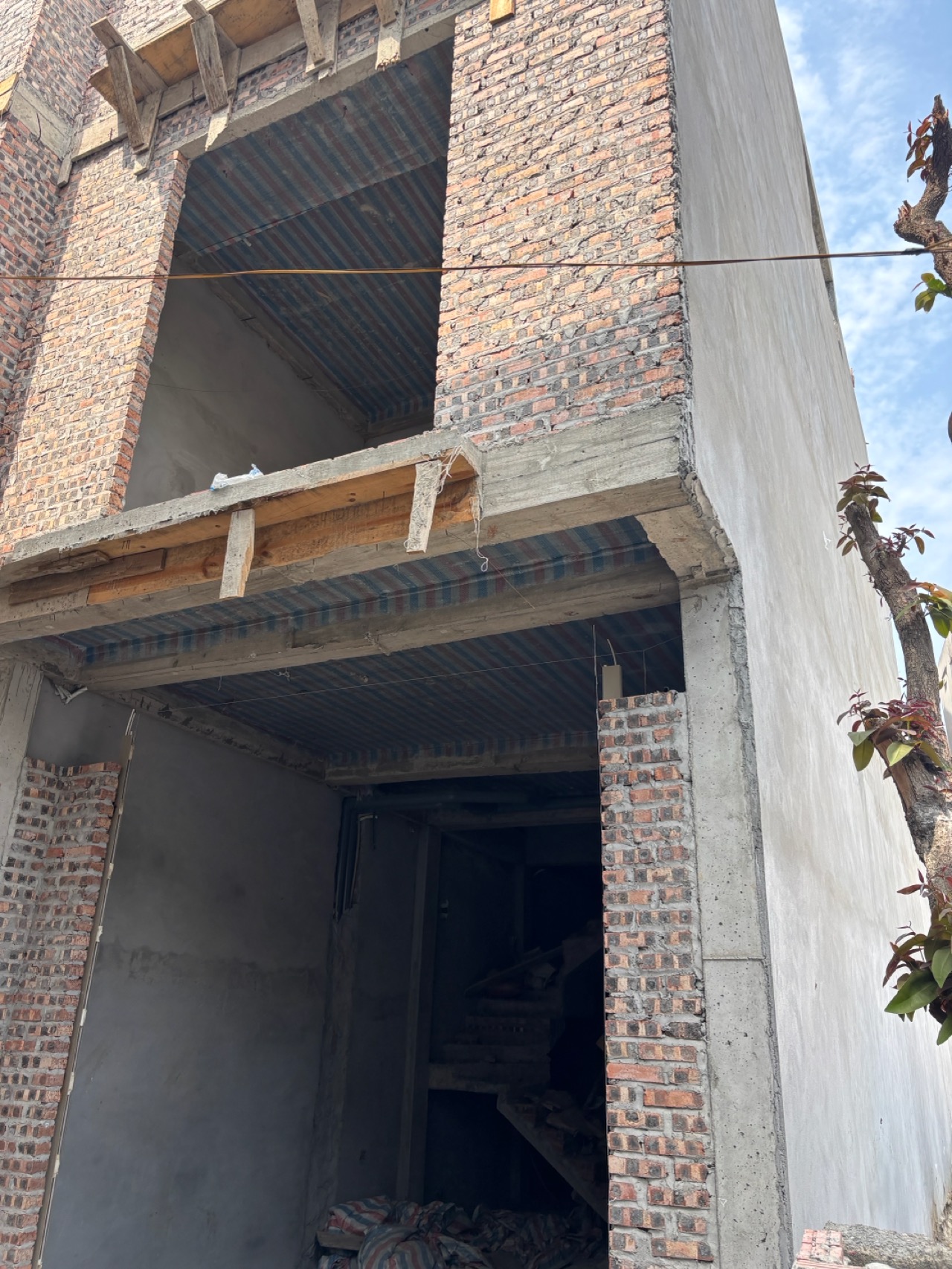 Bán shophouse 6 phòng ngủ, đầy đủ nội thất, giá tốt tại khu sầm uất