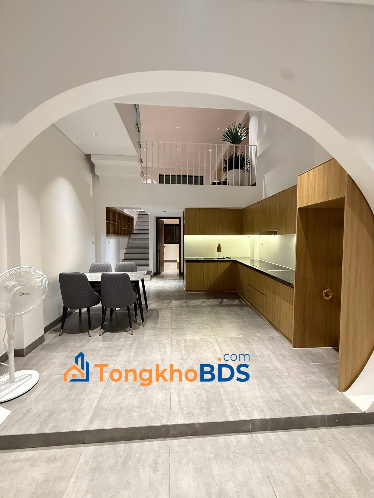 Bán nhà mới ngay sau Quân Y