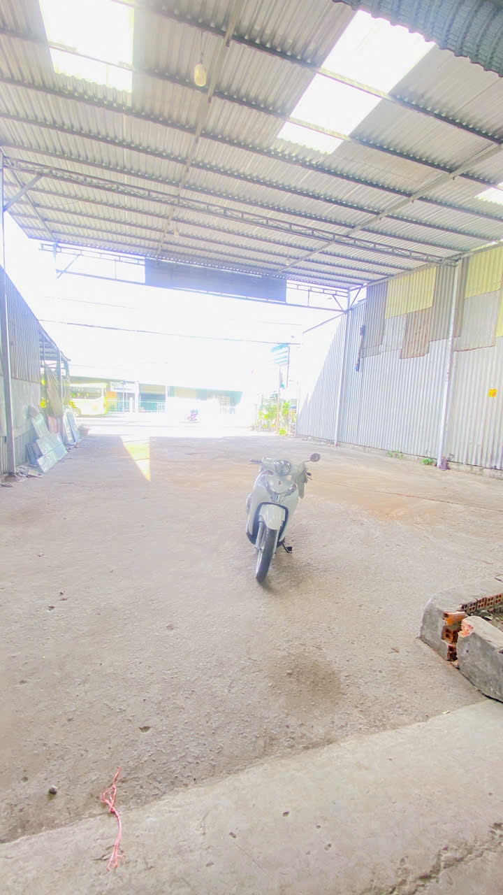 Cho thuê kho 400m² mặt tiền Nguyễn Văn Linh, Cần Thơ - Container vô thoải mái