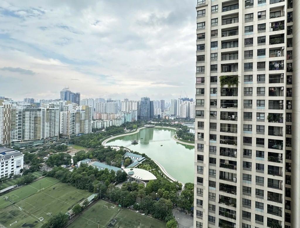 Chung cư Vinhomes D'Capitale 74m² - Căn hộ 2PN view hồ 9.5 tỷ