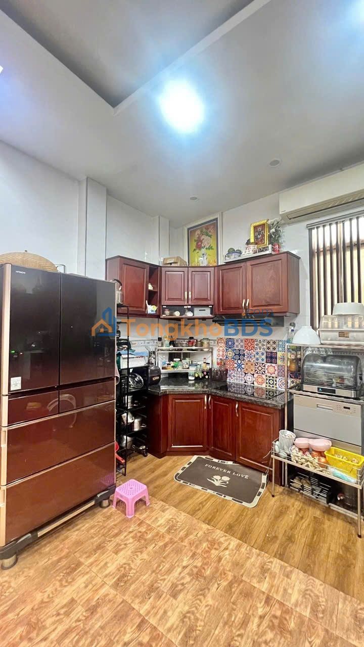 Nhà Mặt Tiền Tân Bình 94m² - Vị Trí Vàng Sân Bay, Giá Giảm Sốc 1.5 Tỷ!