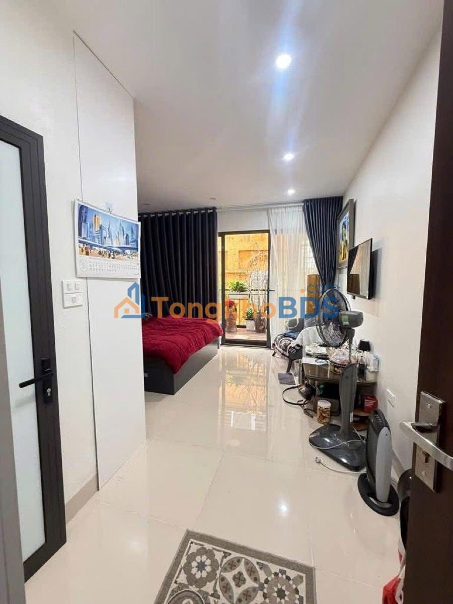 Nhà phố Nguyên Hồng 33m² 6 tầng thang máy, kinh doanh sầm uất - 15 tỷ