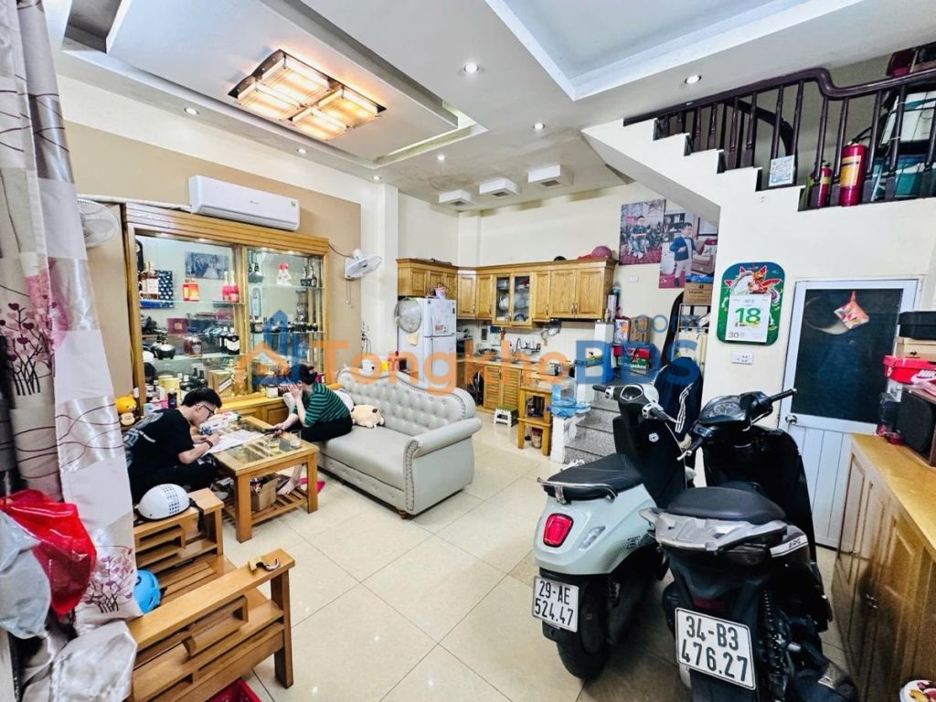 Nhà Lô Góc Hoàng Hoa Thám, Ba Đình 32m² 6 Tầng - Giá 8.2 Tỷ