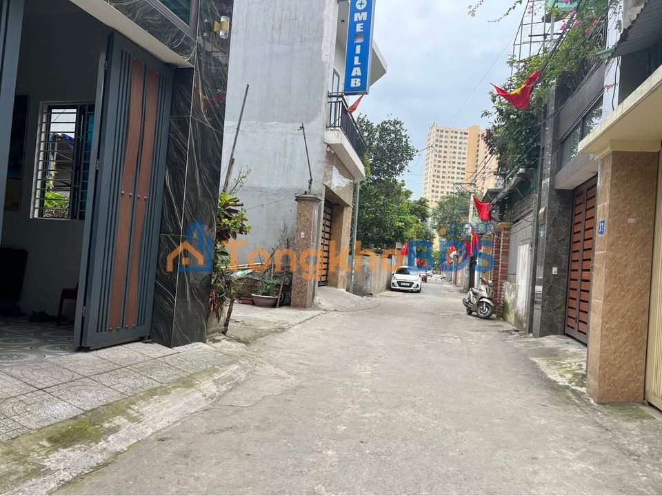 Nhà Phùng Chí Kiên, Vinh 94m² - Ô tô tránh, gần chợ, giá 4 tỷ