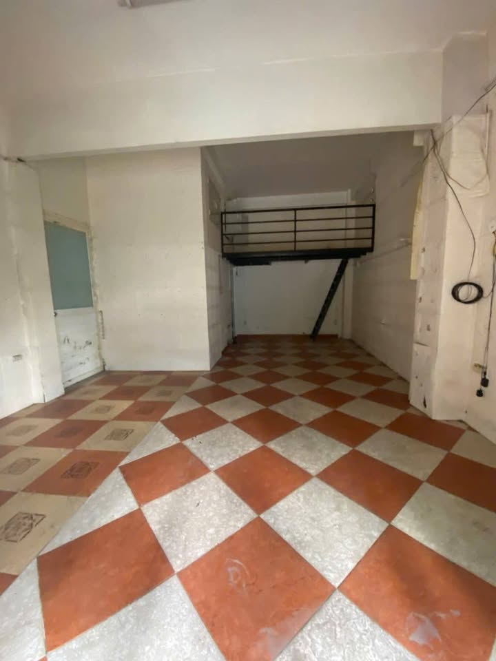 Cho thuê nhà mặt tiền Lê Niệm, Tân Phú - 20m² - Giá 5.5 triệu/tháng