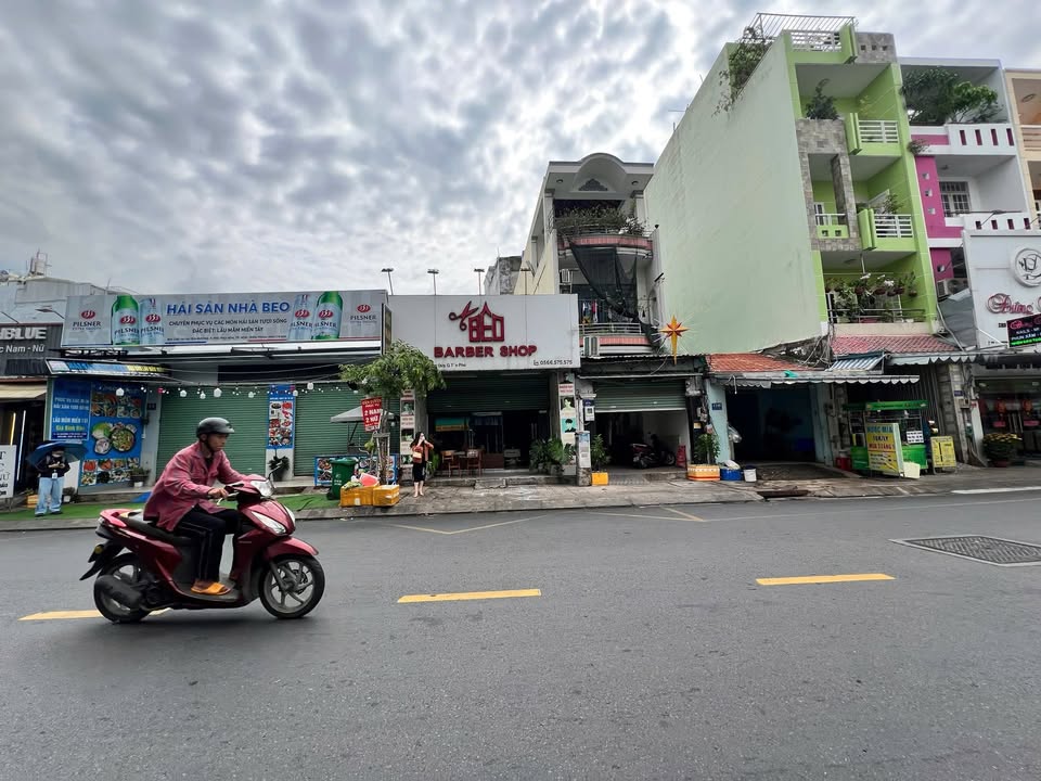 Nhà Mặt Tiền Tân Hương, Tân Phú - Kinh Doanh Sầm Uất, 80m², 17 Triệu/Tháng