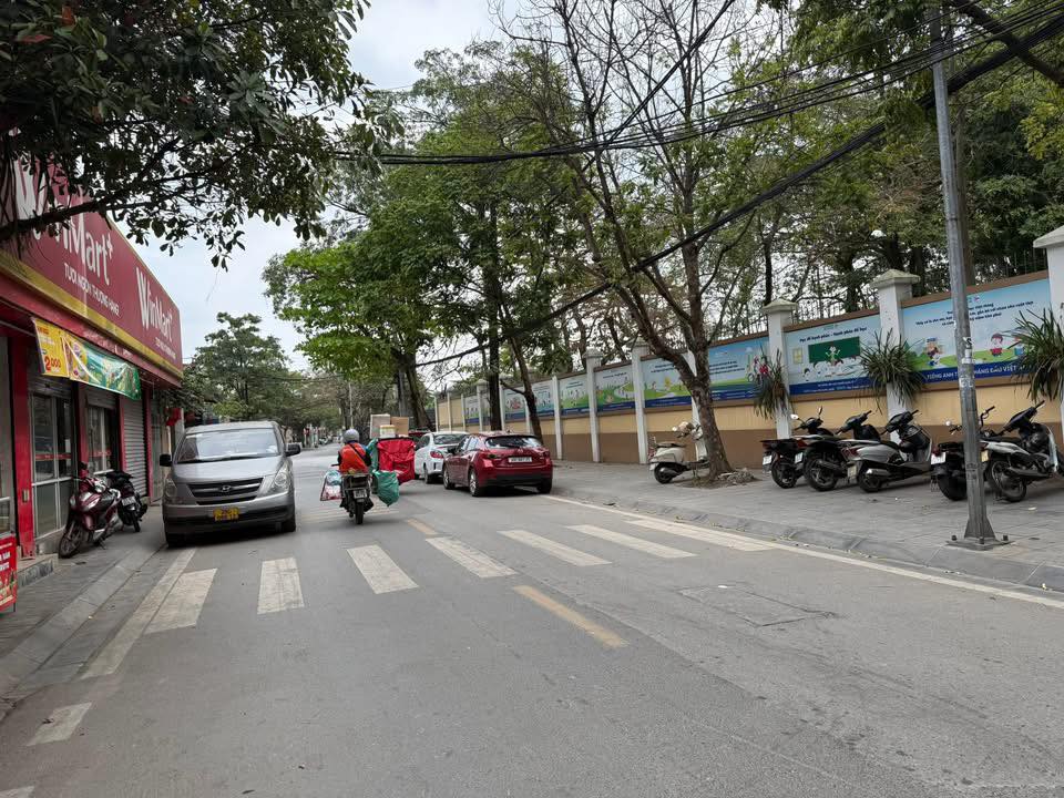 Nhà 35m² Việt Hưng, Long Biên - Sẵn Sàng Ở Ngay, Tặng Full Nội Thất