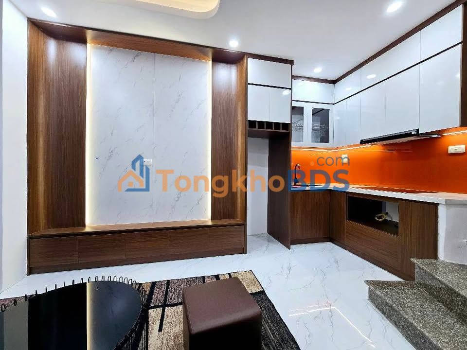 Nhà 5 Tầng Trung Tâm Hai Bà Trưng - Sổ Riêng, Nở Hậu 25m²