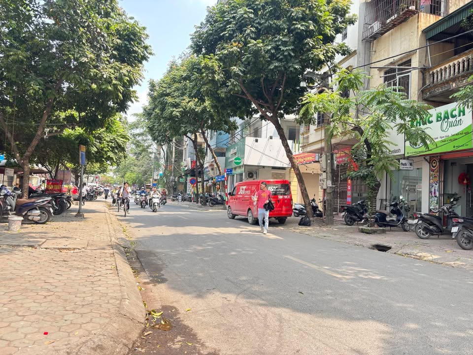 Nhà Phố Lê Hồng Phong Hà Đông 30m² - Kinh Doanh Sầm Uất, 8 Tỷ