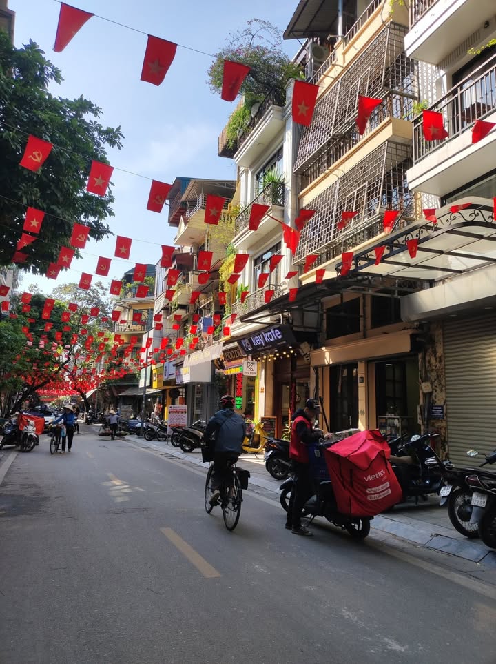 Nhà Mặt Phố Thuốc Bắc 48m² Kinh Doanh 5 Tầng - Dòng Tiền 50 Triệu/Tháng - 45 Tỷ