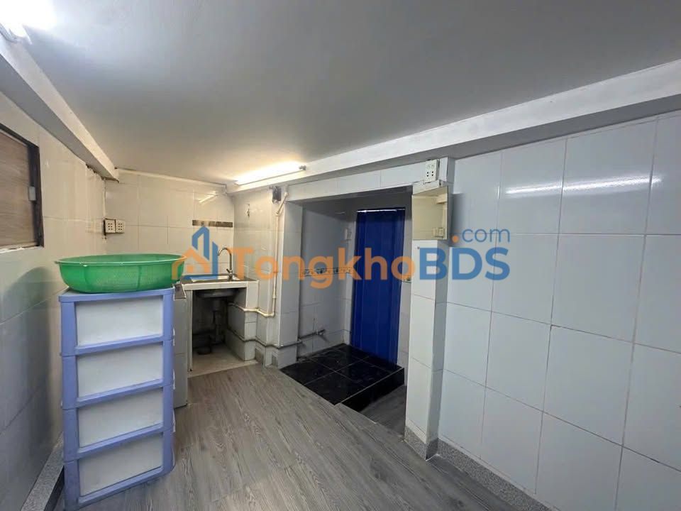 Nhà Hẻm Trước Sau Trần Hưng Đạo Q1 - 25m², 7PN Dòng Tiền 250tr/năm