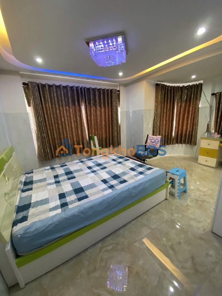 Nhà Lý Thái Tổ, Q10 - 33m² - 8.4 Tỷ - 4 Tầng, 3PN - Sổ Hồng Sẵn Sàng