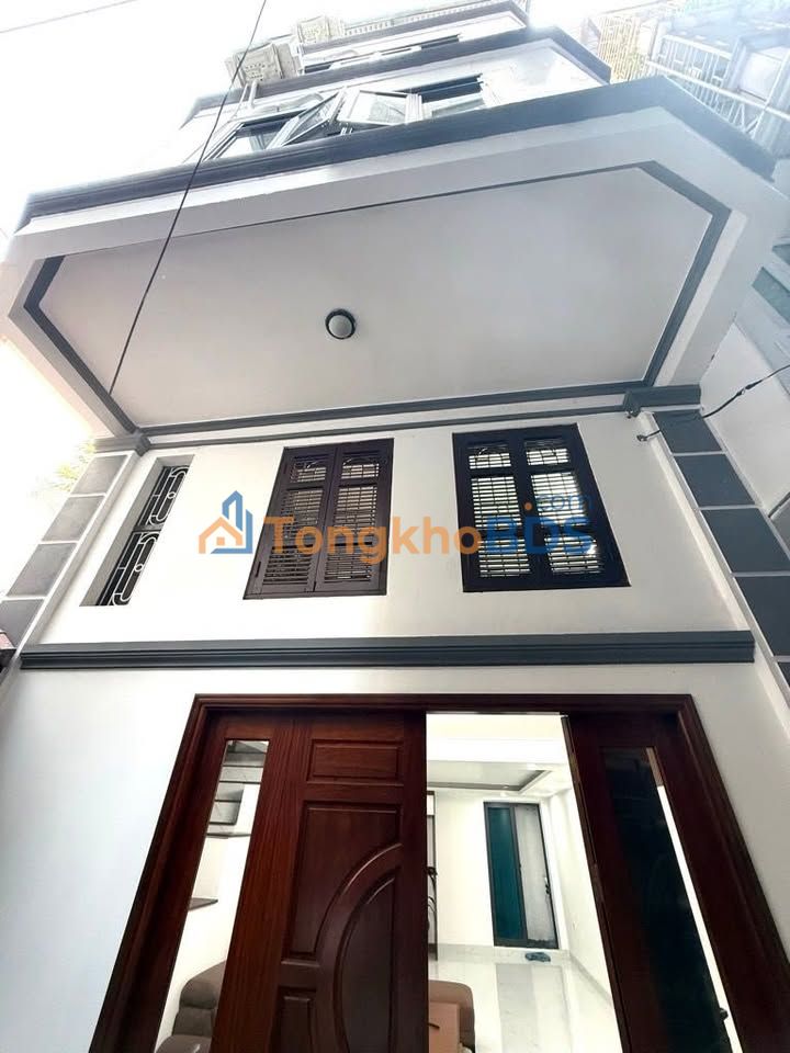 Nhà 5 Tầng Đê La Thành, Đống Đa 45m² - 8 Tỷ, Sẵn Ở Ngay