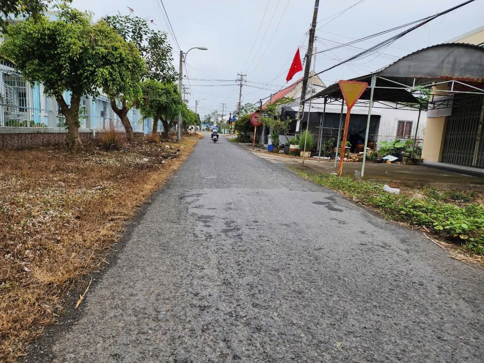 Đất Mặt Tiền HL15 Vĩnh Long 100.5m² Giá Tốt - Sổ Hồng Sẵn Sàng