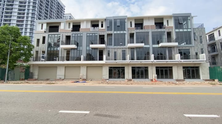 Nhà Phố Uni Complex TDM - Mặt Tiền An Dương Vương, 6PN, Giá Tốt