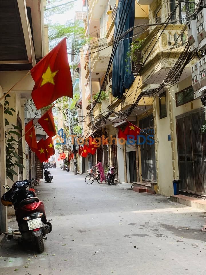 Bán Nhà 37m² Ngõ Thông Lê Lợi, Hà Đông - 5PN, Ô tô đỗ cửa