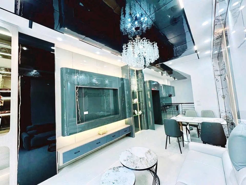 Cho thuê nhà mặt đường Kim Giang, Hoàng Mai - 7 tầng, 11PN, 28 triệu/tháng