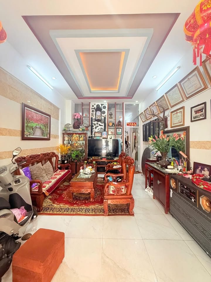 Nhà 4 Tầng Có Hầm Ô Tô HXH 8m Bình Tân - Giá Giảm Sâu 6 Tỷ TL