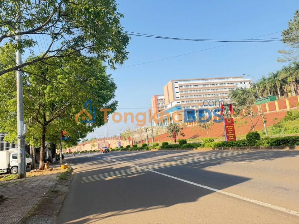 Nhà Mặt Tiền Hùng Vương, Gia Nghĩa - Đối Diện Bệnh Viện Đăk Nông, 135m², 3 Tỷ