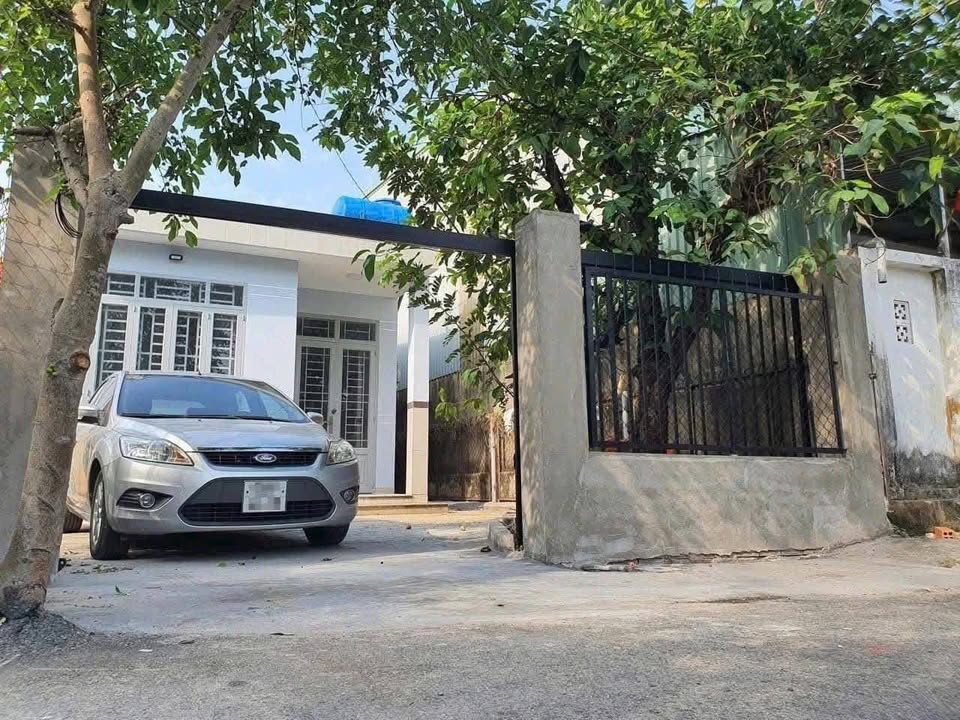 Nhà 96m² Cầu Phú Long, Q12 - 6.5 Triệu/Tháng - Sân Rộng Để Xe Hơi