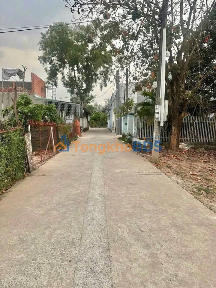 Bán Đất 102m² Mặt Tiền Trần Văn Trà, Nhơn Trạch - Giá 2 Tỷ