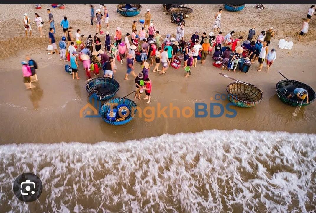 Bán Nhà 2 Tầng 200m² Mặt Tiền 10m, Gần Biển Mân Thái - Giá 16 Tỷ