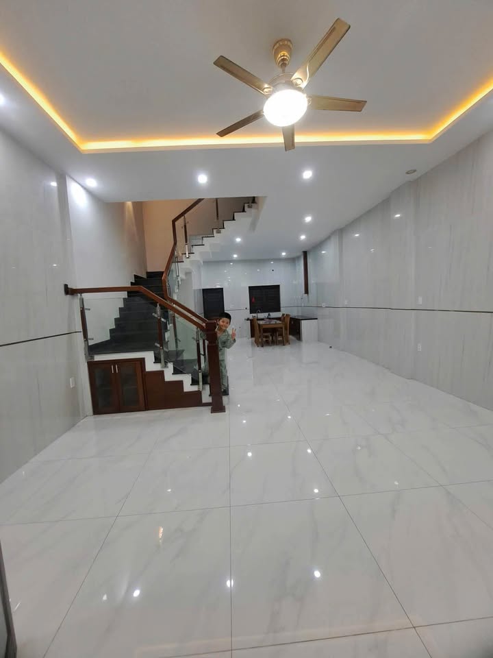 Nhà 2 Tầng Mặt Tiền Hồ Quý Ly, Liên Chiểu - 77m² Kinh Doanh/Ở, 17 Triệu/Tháng