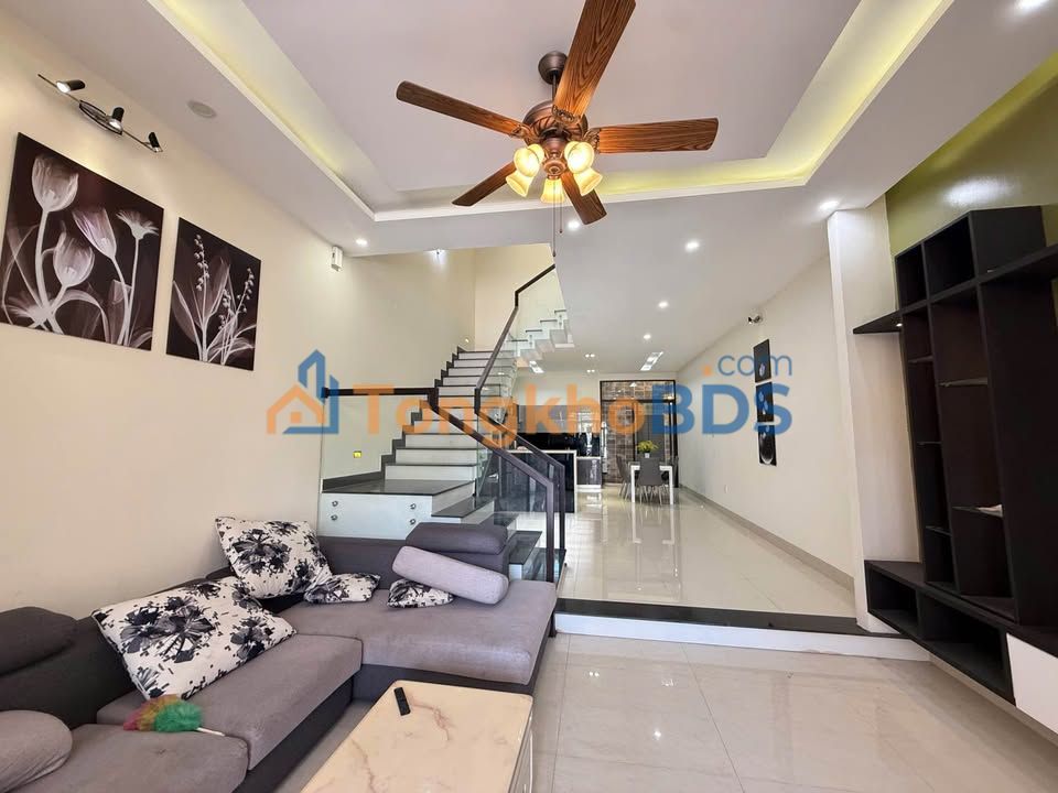 Nhà 3 Tầng Nam Việt Á, Đà Nẵng - 3PN, 3WC, Hướng Đông, Giá 20 Triệu/Tháng