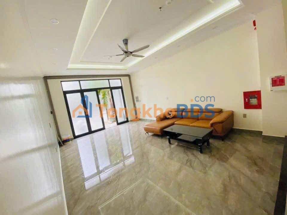 Cho Thuê Mặt Tiền Phạm Văn Đồng, Sơn Trà - 91m² x 5 Tầng, Sẵn Kinh Doanh