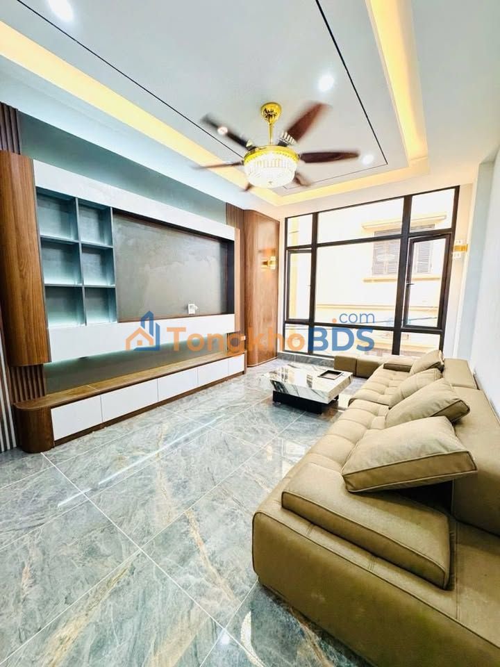 Nhà Long Biên 52m² 6 Tầng Ô Tô Ngủ Trong Nhà - Sổ Hồng Vuông Vắn