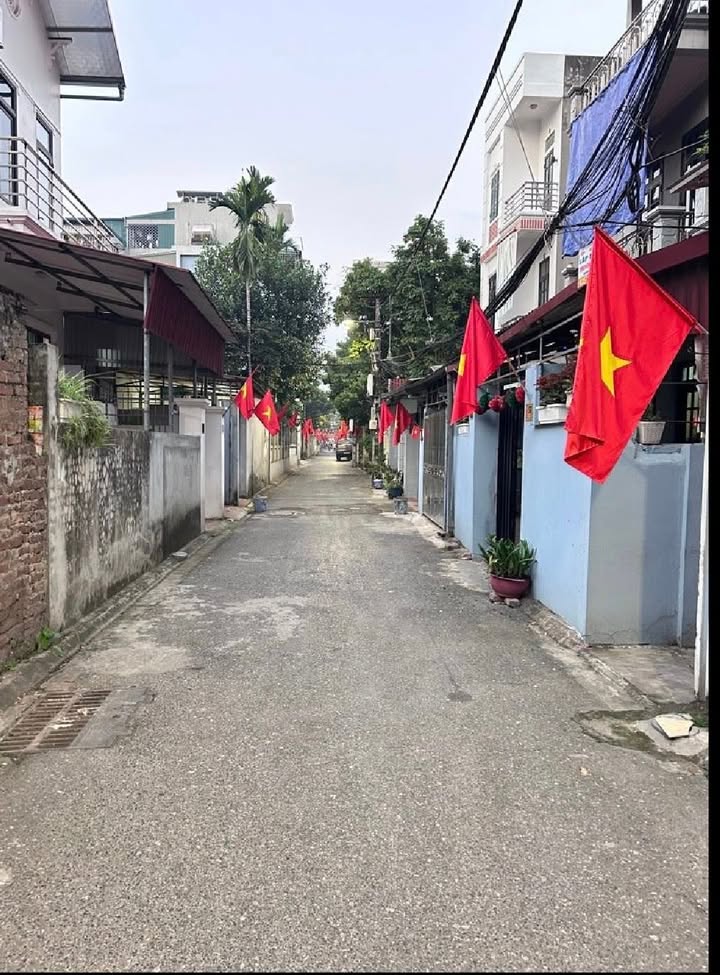 Nhà Giang Biên 36m² (6-7 tỷ) - 4 Ngủ, Sân Thượng, Ô Tô Tránh