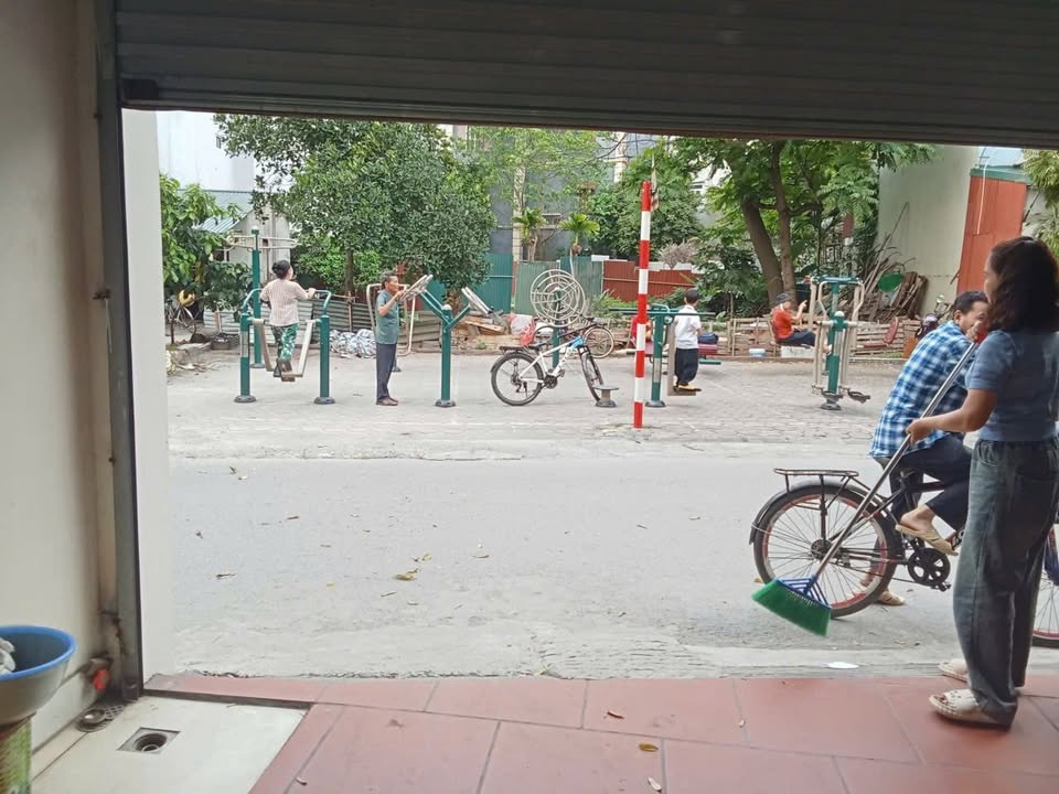 Mặt Bằng Kinh Doanh Mặt Phố Xuân Đỗ, Long Biên 70m² - Giá Chỉ 7 Triệu