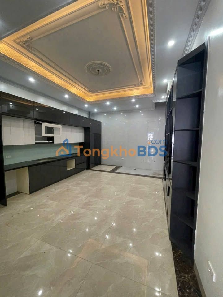 Nhà 4 Tầng Pháp Sang Trọng - Đông Sơn, Thanh Hóa - 105m², 5PN, Thang Máy