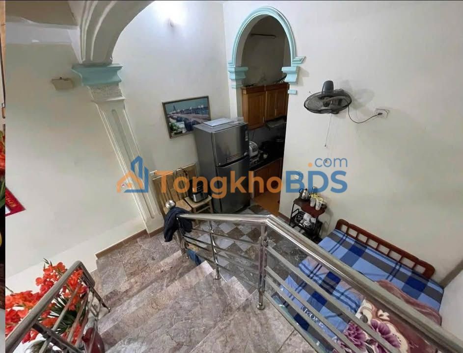 Nhà 3 Tầng Phú Sơn 50m² - 2.8 Tỷ, Hướng Đông, Ô Tô Đỗ Cửa