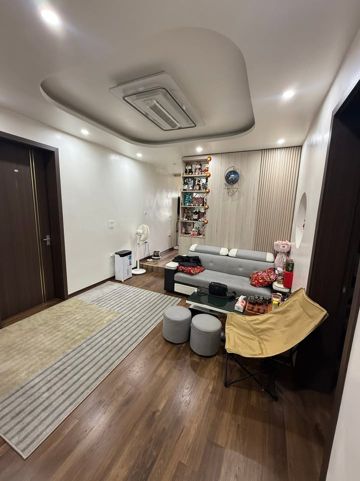 Căn hộ tập thể 90m² tại Long Biên - 3 Ngủ, 2 Thoáng, Nội thất lung linh