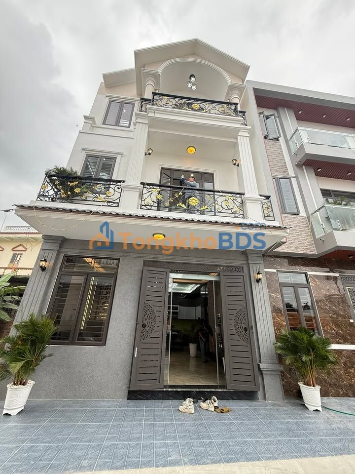 Nhà Kiều Đông Hồng Thái 61m² 3,299 tỷ - Ô tô vào nhà