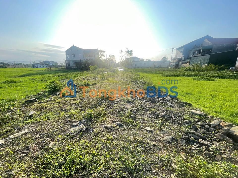 Bán đất 180m² mặt tiền đường tàu cao tốc Hà Tĩnh - Giá tốt