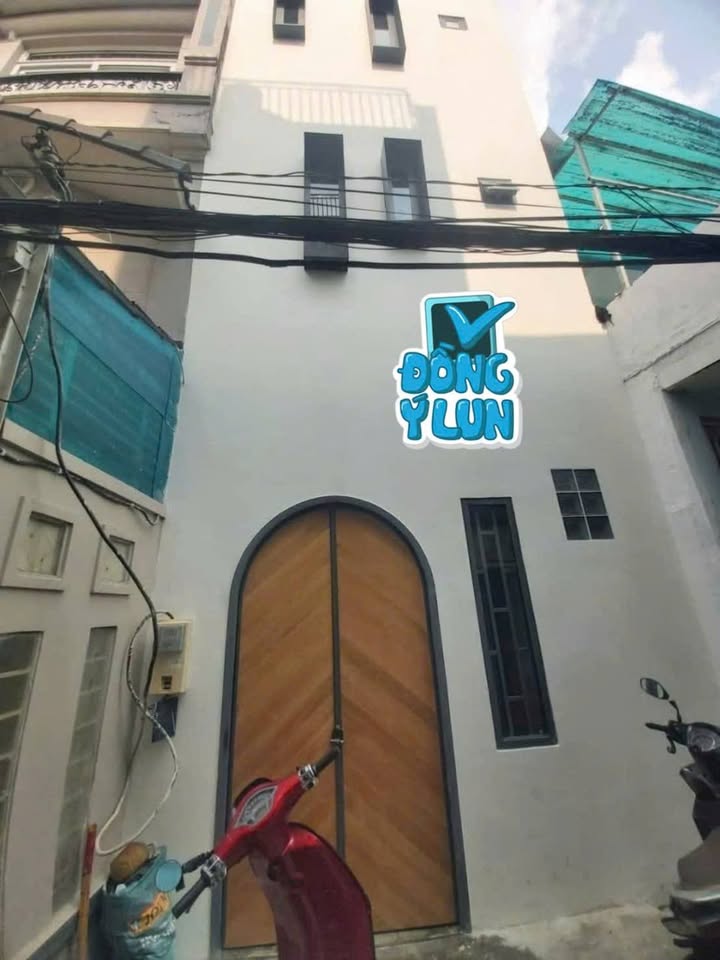 Nhà Phố Bến Vân Đồn Q4 - 25m² - 3 Tầng - Giá 4 Tỷ - Hẻm 1 Sẹc