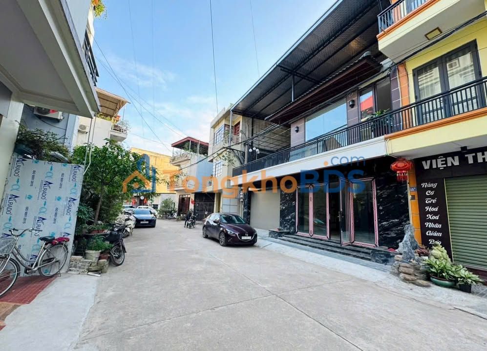 Nhà Mặt Tiền Phan Đình Phùng, Quận 3 - 200m² Full Nội Thất Cao Cấp, 3 Oto Tránh Nhau