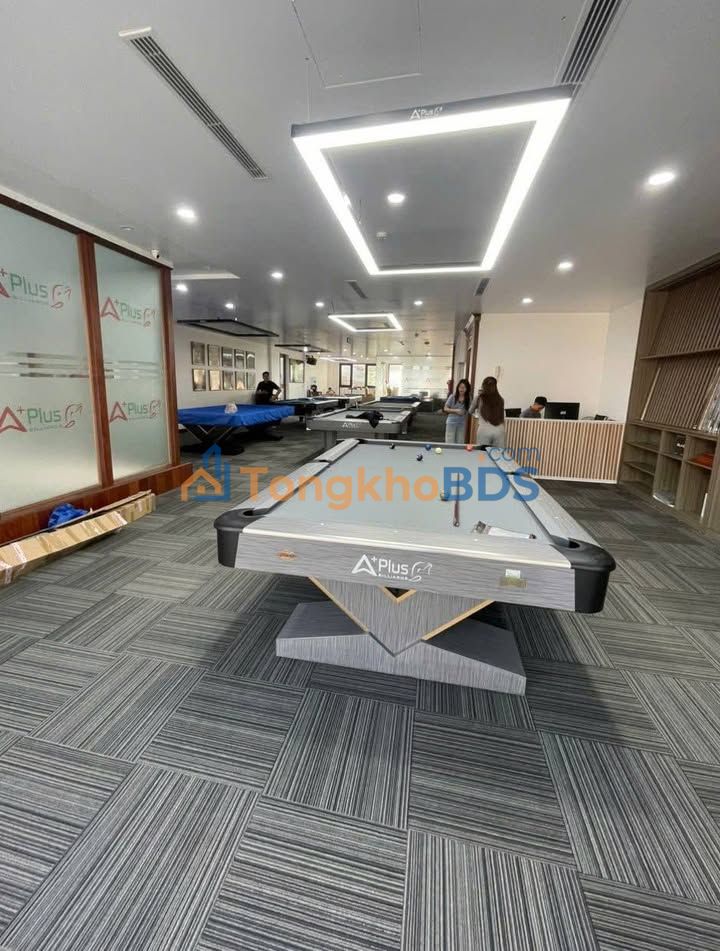 Cho thuê mặt bằng kinh doanh 250m² mặt phố Lâm Hạ, Long Biên - Vỉa hè rộng, ô tô đỗ cửa